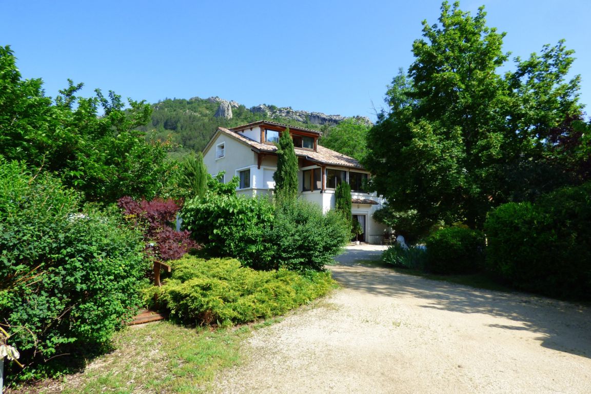 maison 9 pièces en vente sur SERRES (05700)