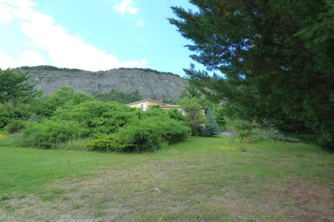terrain à bâtir en vente sur LETTRET (05130)