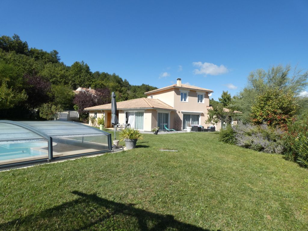 maison 5 pièces en vente sur LARAGNE MONTEGLIN (05300)