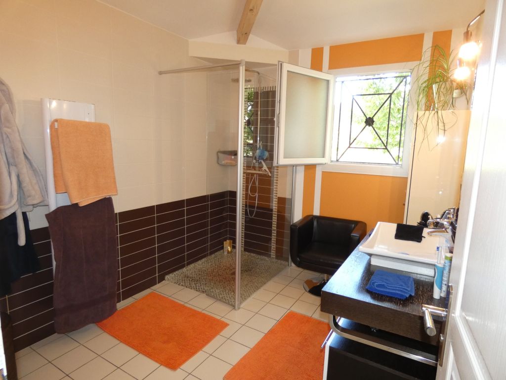 maison 5 pièces en vente sur LARAGNE MONTEGLIN (05300)