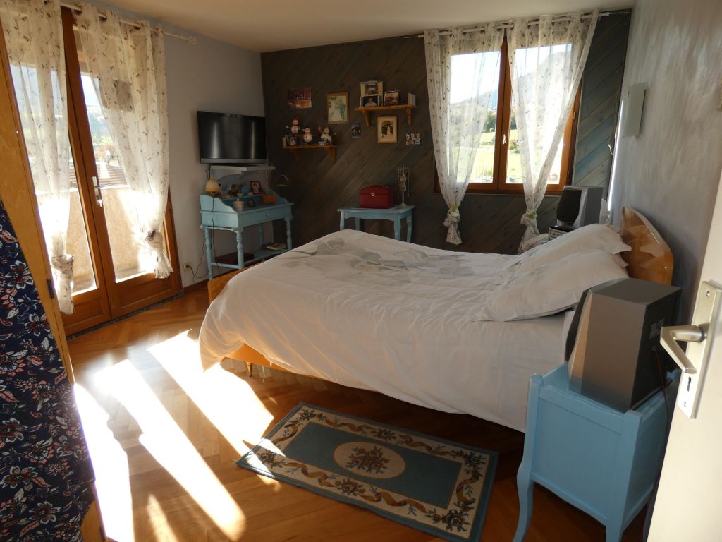 maison 12 pièces en vente sur Turriers (04250)