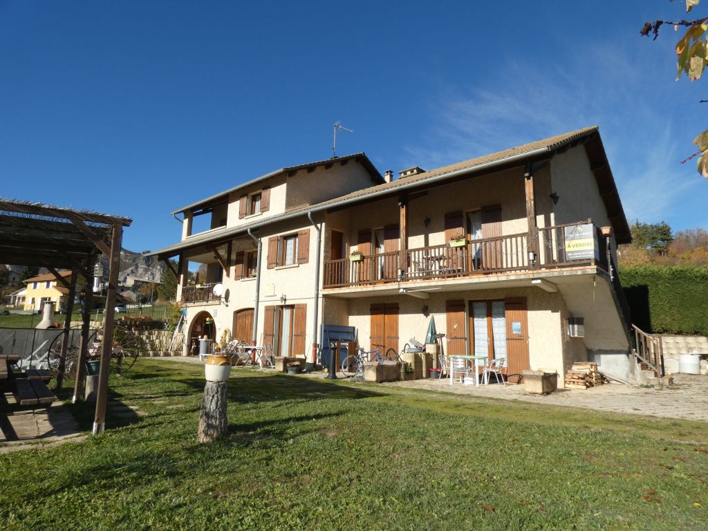 maison 12 pièces en vente sur Turriers (04250)