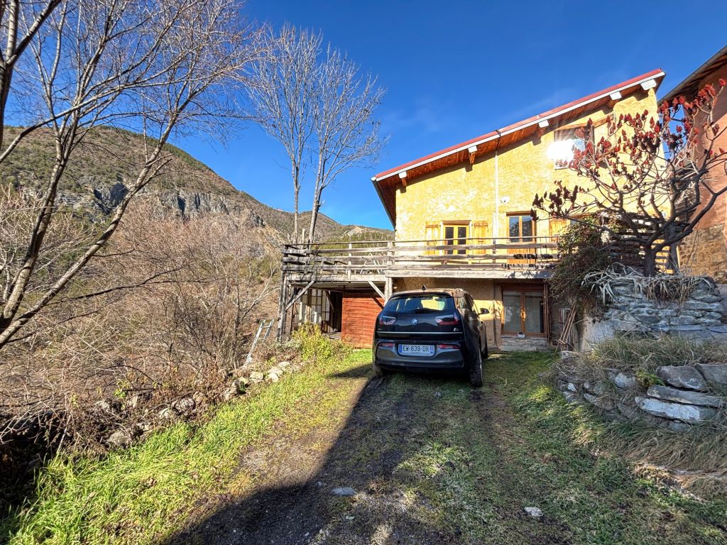 maison 4 pièces en vente sur THEUS (05190)
