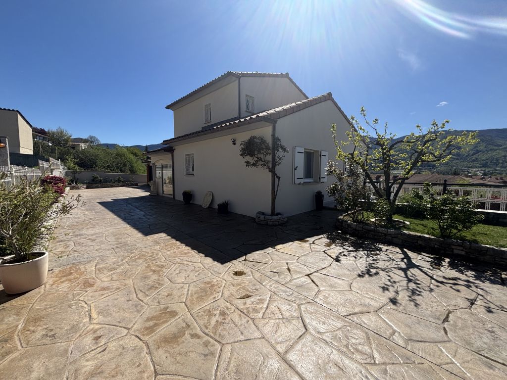 maison 8 pièces en vente sur La Saulce (05110)