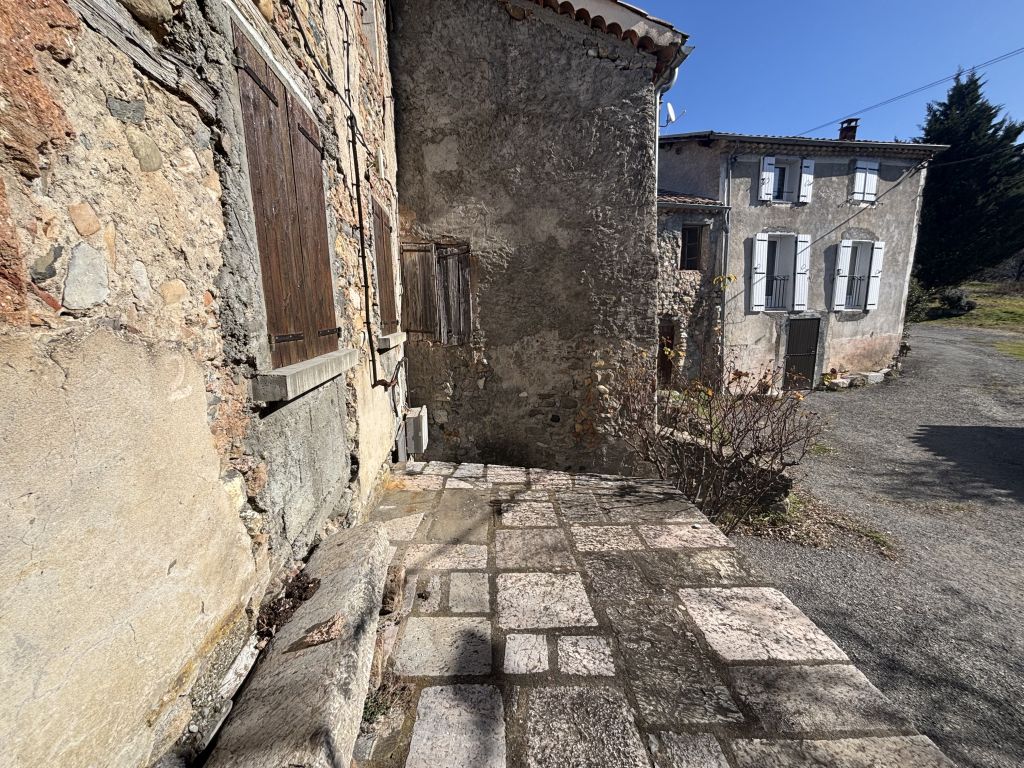 maison 4 pièces en vente sur Claret (05110)