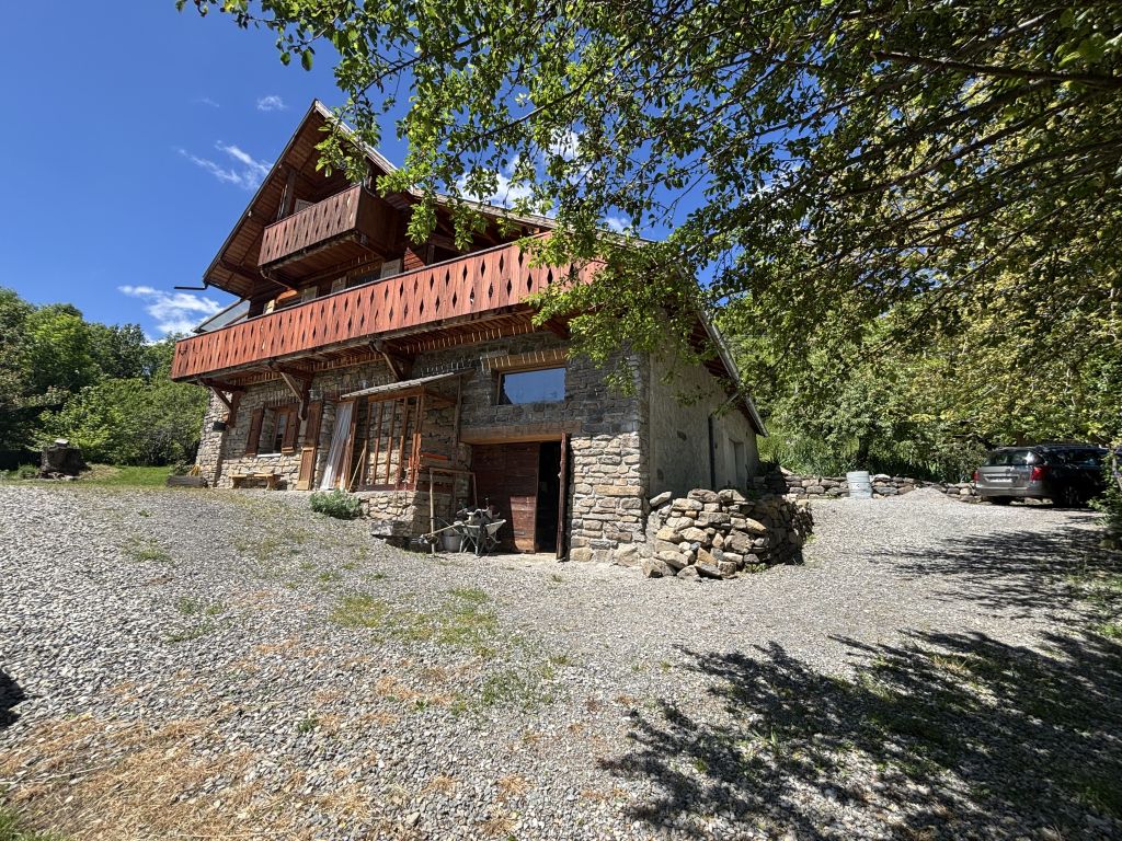 maison 6 pièces en vente sur Pelleautier (05000)