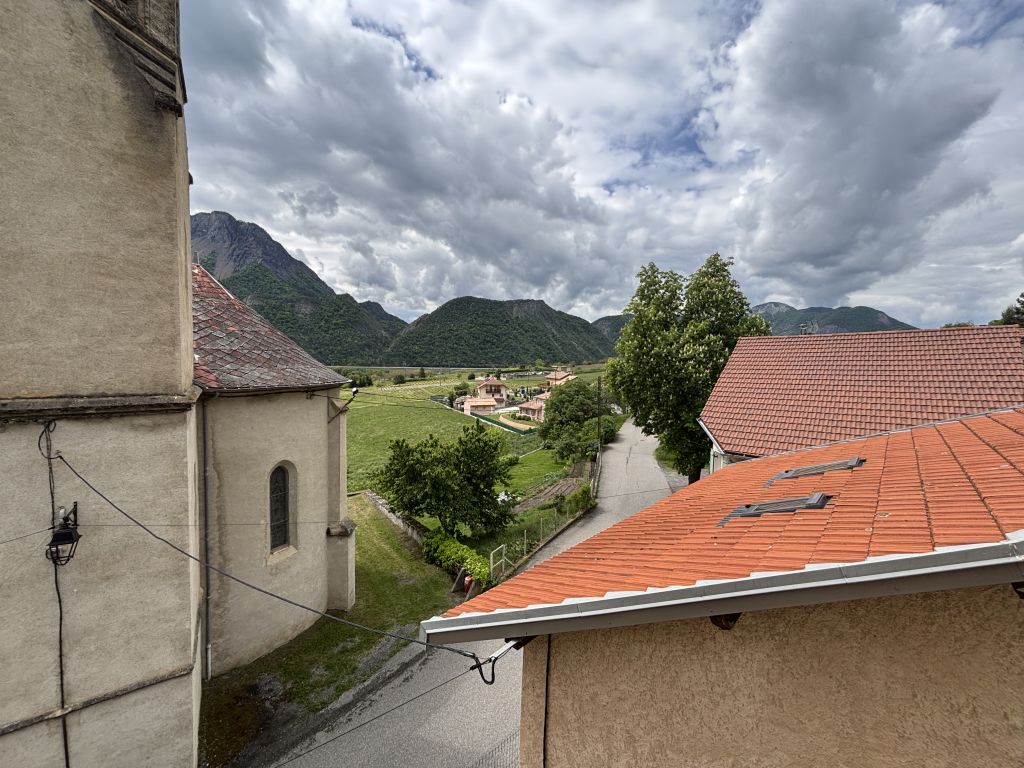 maison 4 pièces en vente sur Espinasses (05190)