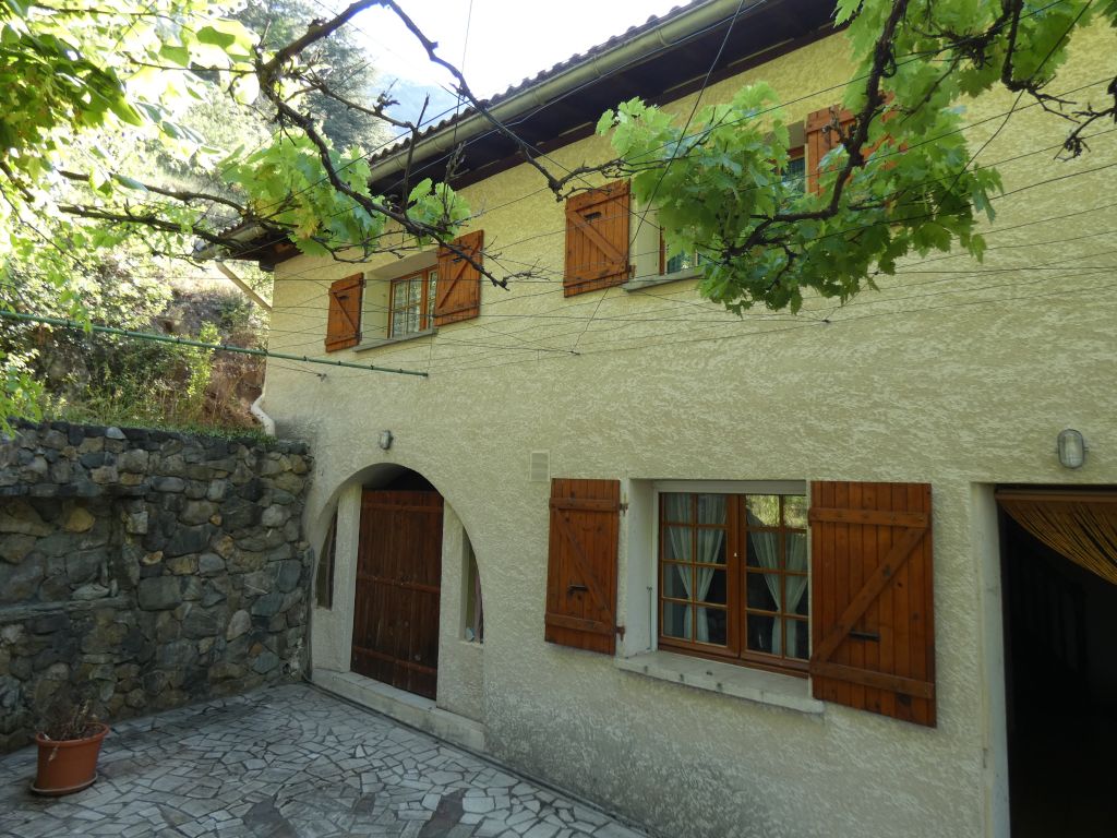 maison 4 pièces en vente sur Espinasses (05190)