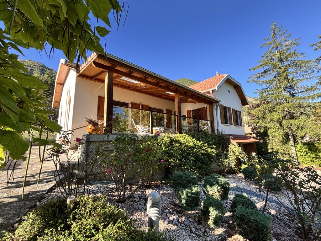 propriété 4 pièces en vente sur Remollon (05190)