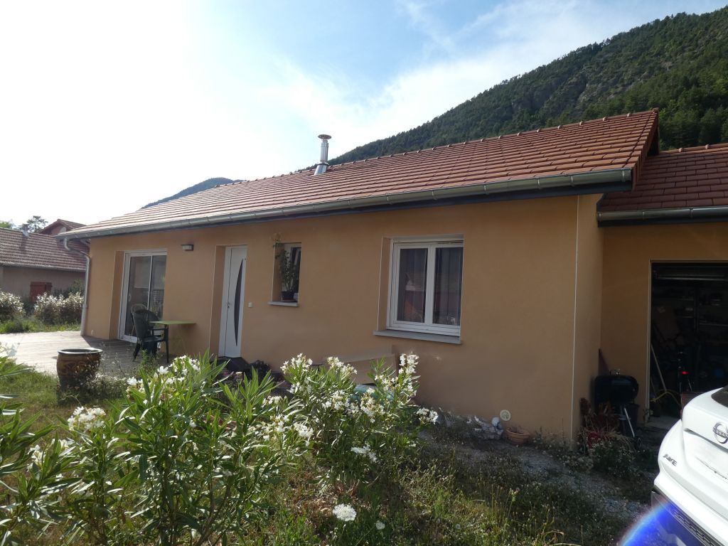 maison 4 pièces en vente sur Espinasses (05190)