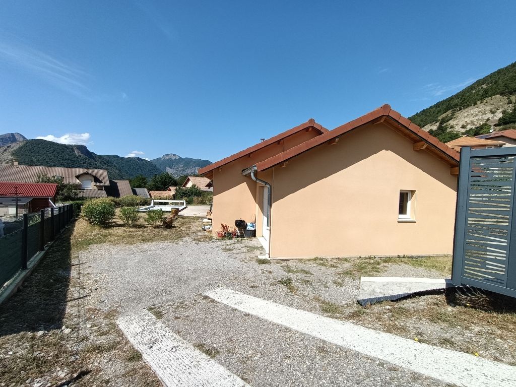 maison 4 pièces en vente sur Espinasses (05190)