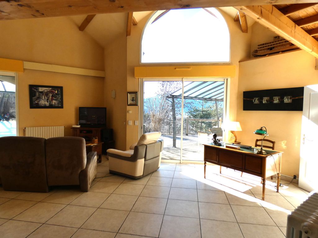 maison 13 pièces en vente sur Montclar (04140)