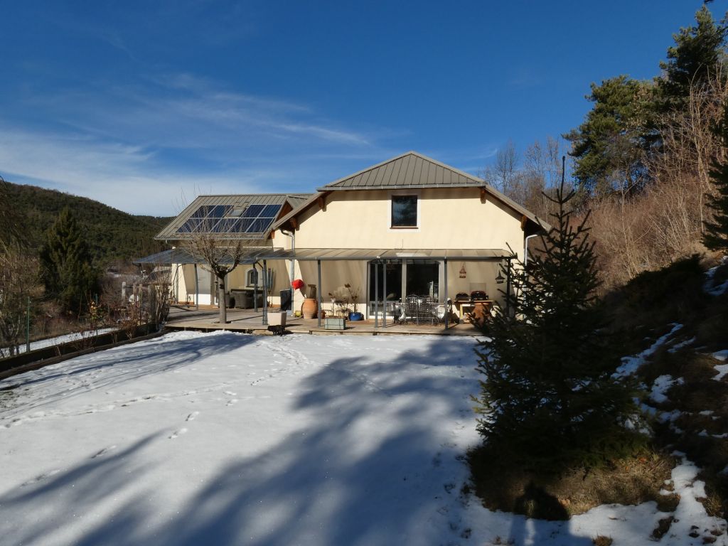 maison 13 pièces en vente sur Montclar (04140)