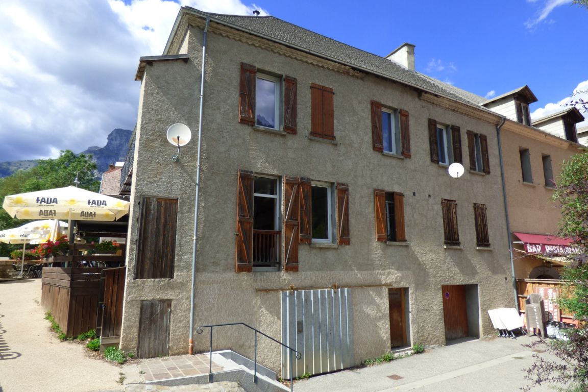local d'activité en vente sur Saint-Jean-Saint-Nicolas (05260)