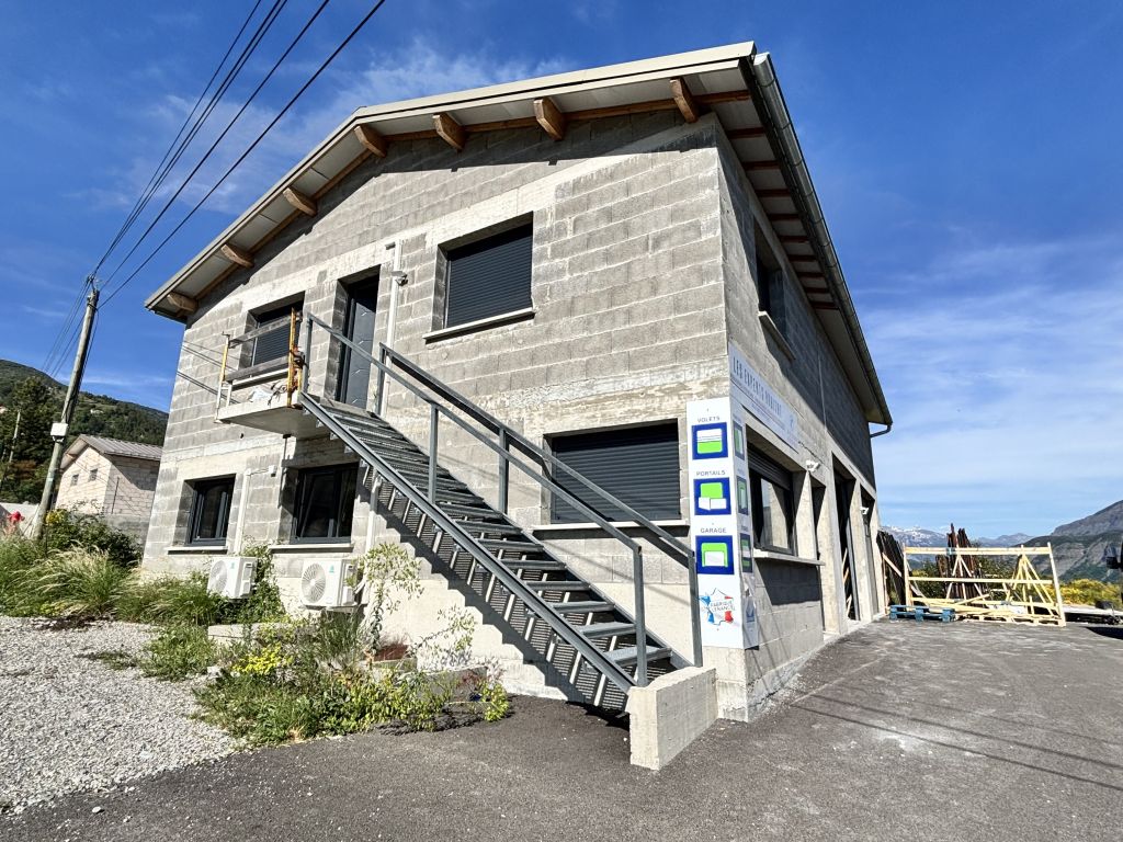 local d'activité en vente sur Théus (05190)