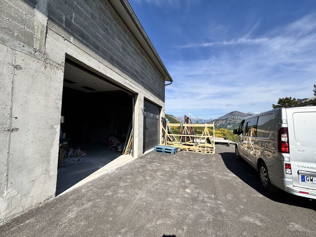 local d'activité en vente sur Théus (05190)
