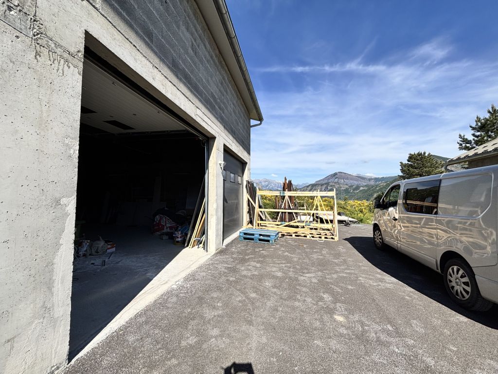 local d'activité en vente sur Théus (05190)