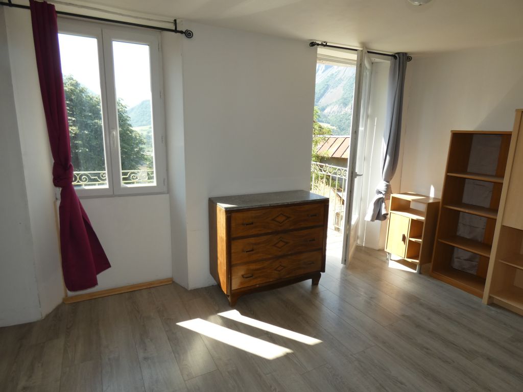 maison 3 pièces en vente sur Espinasses (05190)