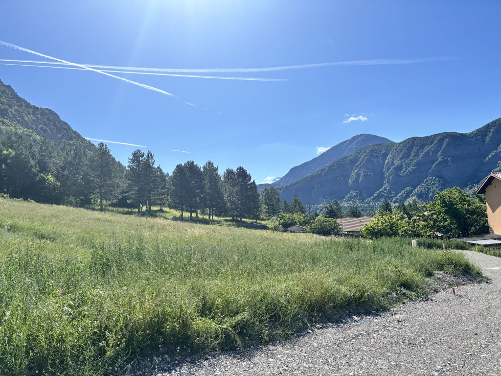 terrain en vente sur Espinasses (05190)