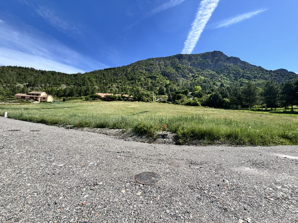 terrain en vente sur Espinasses (05190)