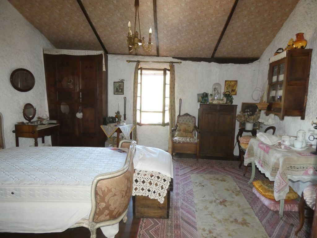 maison 5 pièces en vente sur Turriers (04250)